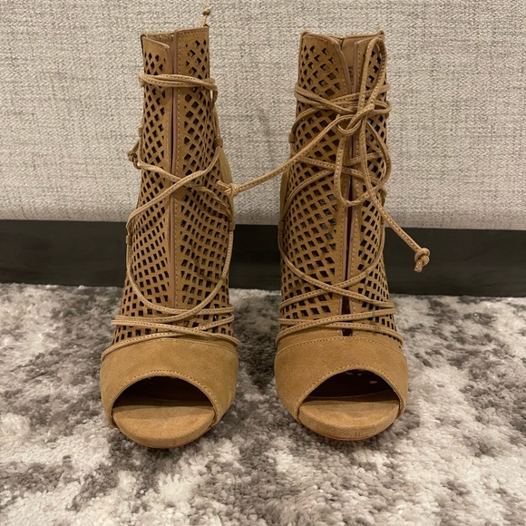 Brand New Steven Madden Booties - Picture 2 of 5